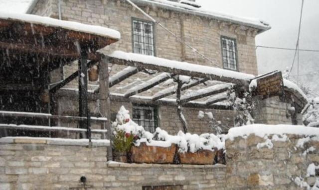 Tritoxo Guesthouse Koukkouli Екстер'єр фото